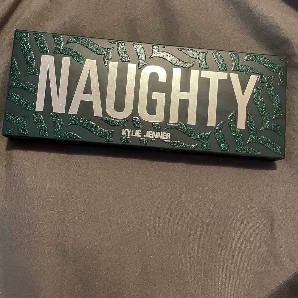 Kylie Jenner Naughty makeup palette